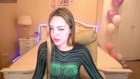 Snapshot of lexxijoy chatting on March 1, 7:30 am lexxijoy online show from March 1, 7:30 am