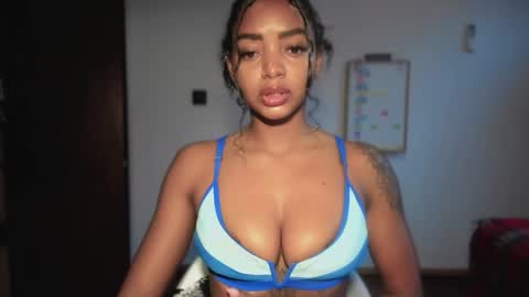 LEXY - Independent account online show from February 25, 1:15 pm