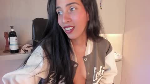 L I A  online show from February 20, 6:26 am