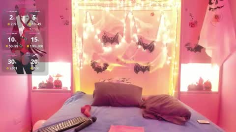 L I A  online show from October 18, 6:50 am