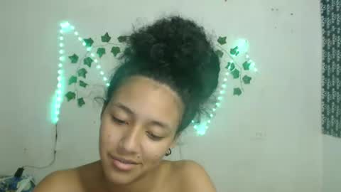Snapshot of ley_blus1 chatting on January 14, 5:29 am lolita online show from January 14, 5:29 am