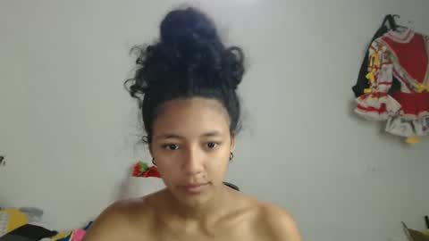 Snapshot of ley_blus1 chatting on February 18, 1:33 pm lolita online show from February 18, 1:33 pm