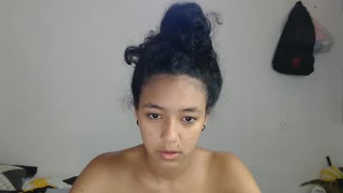 Snapshot of ley_blus1 chatting on February 7, 1:01 pm lolita online show from February 7, 1:01 pm