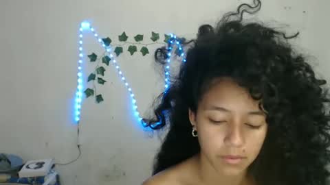 Snapshot of ley_blus1 chatting on January 6, 4:44 pm lolita online show from January 6, 4:44 pm