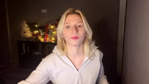 Leya online show from December 17, 7:53 pm