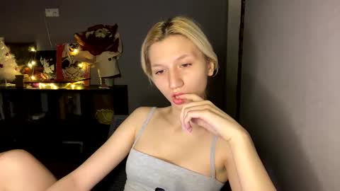 Leya online show from December 15, 6:37 pm