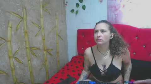 Snapshot of leyla_horny_bg chatting on March 7, 9:27 pm leyla_horny_bg online show from March 7, 9:27 pm