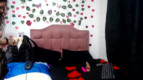 Snapshot of leyla_horny_bg chatting on February 6, 8:56 pm leyla_horny_bg online show from February 6, 8:56 pm