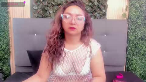 Snapshot of leyla_smithh chatting on September 14, 2:51 pm Leyla smithh online show from September 14, 2:51 pm