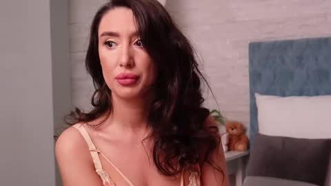 Snapshot of leylagracey chatting on February 13, 4:54 am LeylaGracey online show from February 13, 4:54 am