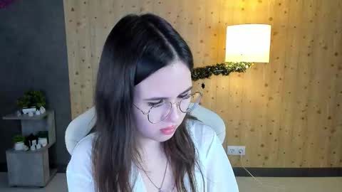 leylamirage online show from February 2, 9:27 am