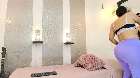 Snapshot of leyli_ass chatting on February 12, 7:56 pm leyli_ass online show from February 12, 7:56 pm