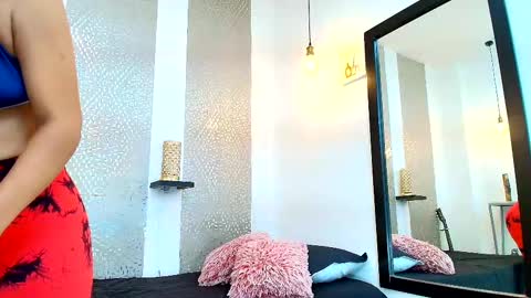 Snapshot of leyli_ass chatting on February 15, 1:53 am leyli_ass online show from February 15, 1:53 am