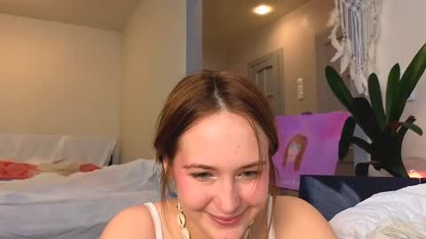 Snapshot of li_ni_ chatting on February 4, 10:54 am li_ni_ online show from February 4, 10:54 am