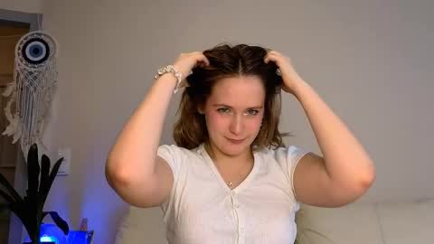 Snapshot of li_ni_ chatting on February 25, 8:36 am li_ni_ online show from February 25, 8:36 am