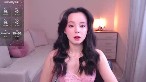 Snapshot of lia_hetty chatting on February 14, 12:25 pm L I A online show from February 14, 12:25 pm