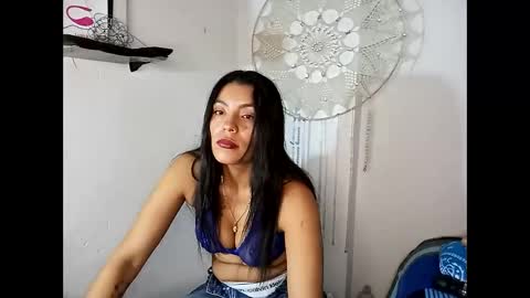 Snapshot of lia_hottie chatting on September 18, 9:52 pm Lia online show from September 18, 9:52 pm