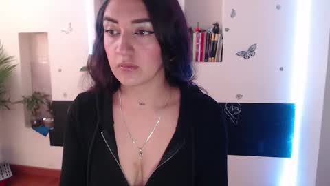 Lia Mitch online show from December 10, 6:28 pm