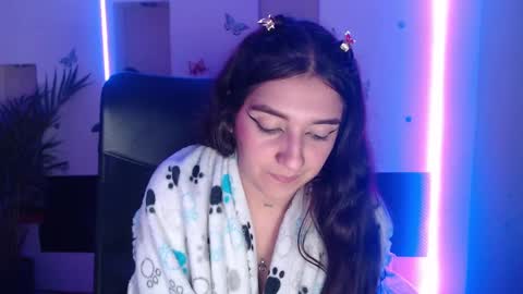 Lia Mitch online show from March 7, 8:02 am