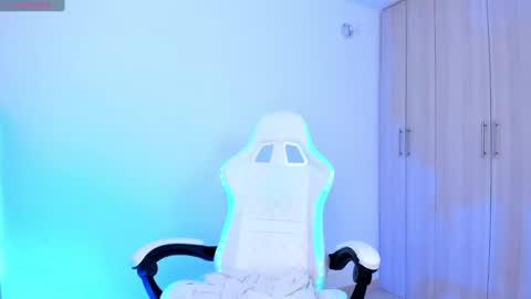 Little Queen Lia  online show from February 4, 9:41 pm