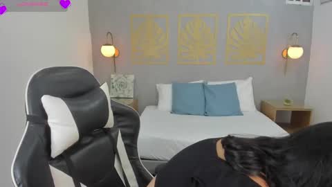 Snapshot of lia_sexx19 chatting on March 5, 6:01 am Lia online show from March 5, 6:01 am