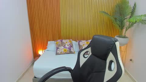 Snapshot of lia_sexx19 chatting on February 23, 2:07 am Lia online show from February 23, 2:07 am