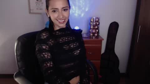 Laura online show from December 13, 4:11 am