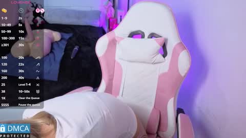 lia summer1 online show from February 16, 7:01 pm