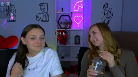 Snapshot of lia_sunset chatting on September 10, 4:41 pm Lia online show from September 10, 4:41 pm