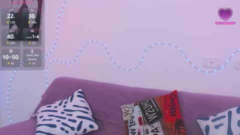 lia_tgn online show from October 12, 8:00 pm