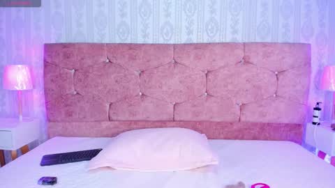 Snapshot of liaa_18 chatting on September 11, 3:41 am Liaa online show from September 11, 3:41 am