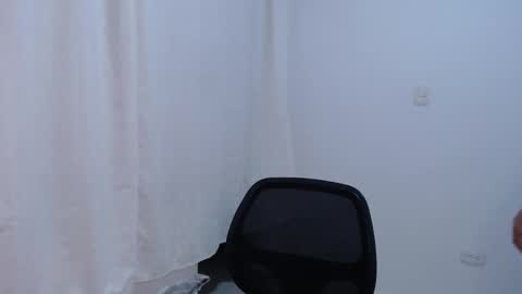   lia  online show from May 3, 3:01 am