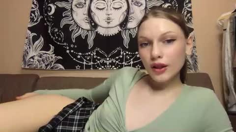 Snapshot of liabanny chatting on March 11, 5:02 am Julia online show from March 11, 5:02 am