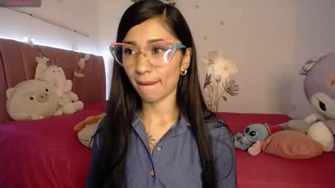 liahdiaz_ online show from March 19, 3:17 pm