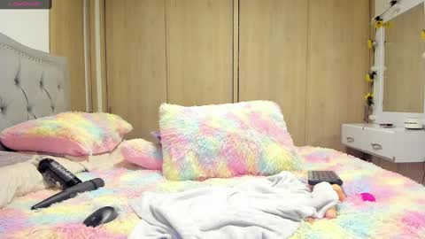 Snapshot of liahkimi chatting on January 15, 5:29 am Lia online show from January 15, 5:29 am