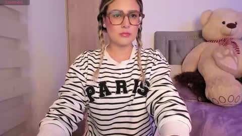 Lia  online show from December 18, 1:56 am