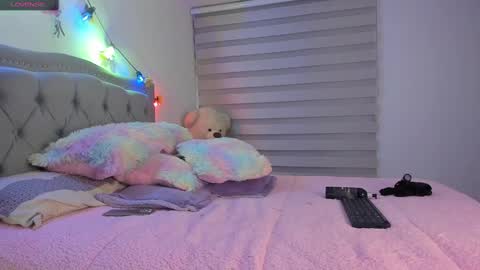 Snapshot of liahkimi chatting on February 12, 5:05 am Lia online show from February 12, 5:05 am