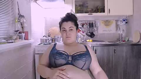 Snapshot of liahsofty chatting on September 14, 6:31 pm miss Lia colection for travel online show from September 14, 6:31 pm