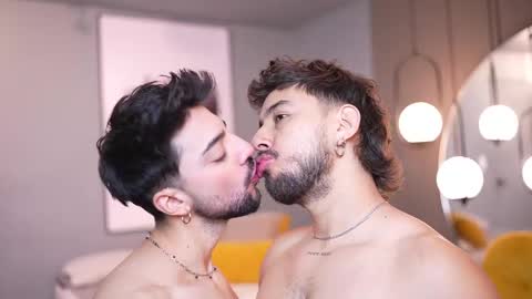 Snapshot of liam_and_luca chatting on February 20, 12:57 pm Liam Luca online show from February 20, 12:57 pm