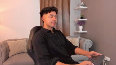 Liam Collins online show from March 1, 11:39 am