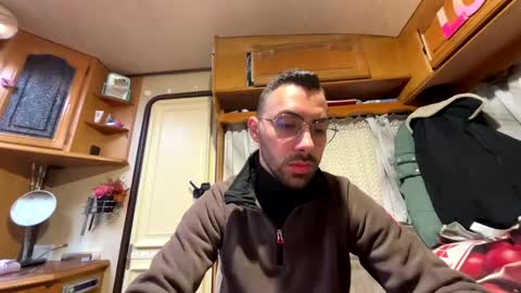 Snapshot of liam_daniel chatting on March 1, 1:18 pm Liam online show from March 1, 1:18 pm