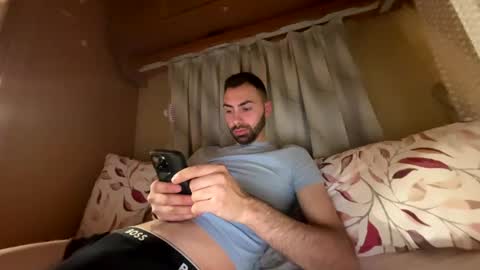 Snapshot of liam_daniel chatting on February 25, 7:27 pm Liam online show from February 25, 7:27 pm