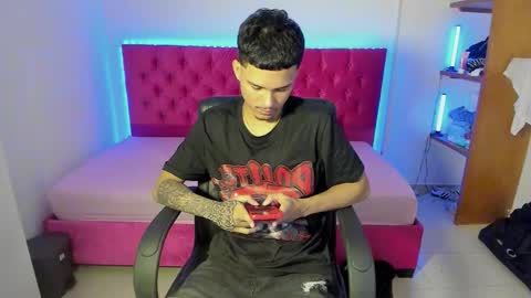 liam_hard01 online show from February 9, 12:31 pm