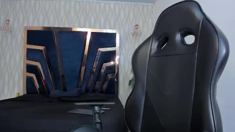 LIAM KLEIN online show from February 15, 8:29 pm