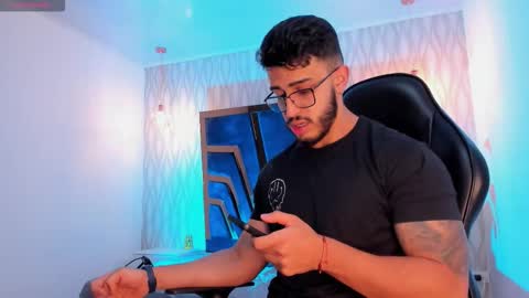 LIAM KLEIN online show from November 24, 11:31 am