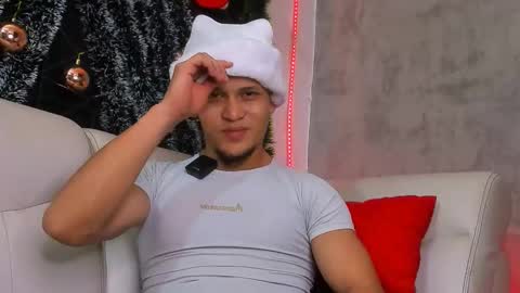 liam_knight online show from December 16, 2:19 am