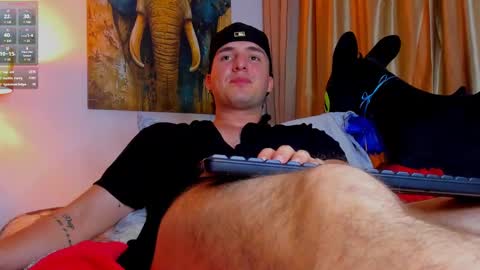 Snapshot of liam_oficial chatting on February 15, 8:54 am liam online show from February 15, 8:54 am