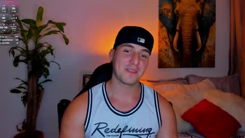 Snapshot of liam_oficial chatting on March 6, 7:03 am liam online show from March 6, 7:03 am