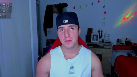 Snapshot of liam_oficial chatting on December 7, 3:53 am liam online show from December 7, 3:53 am