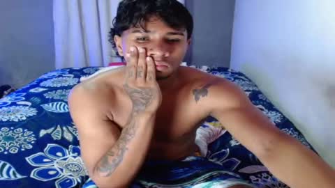 liam_pol_ online show from October 2, 5:06 am